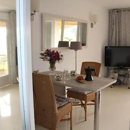 Duplex Vue Golf Saint-tropez 300m à Pied